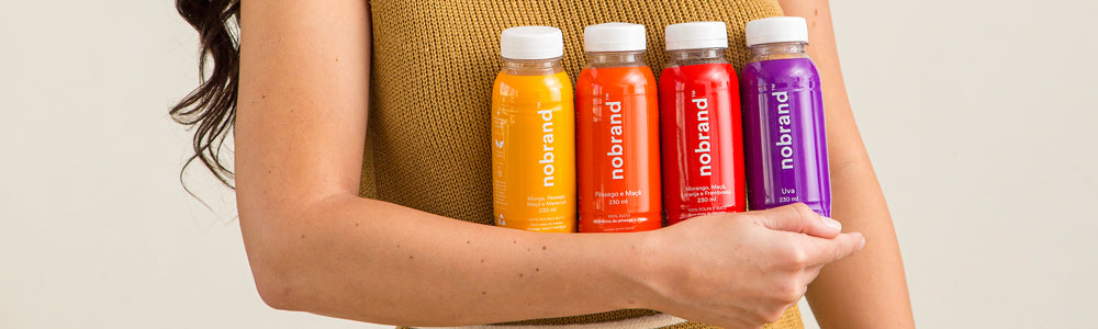 Suco natural de garrafinha prático e nutritivo